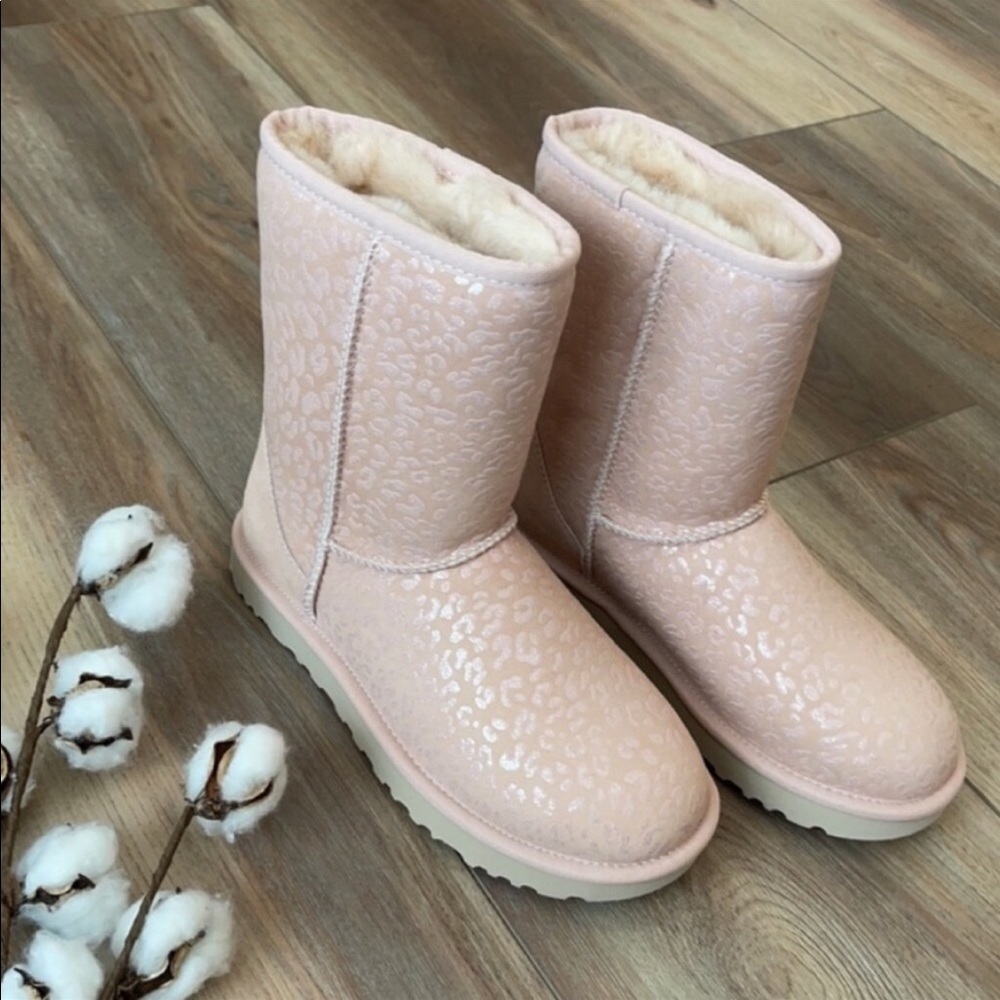 🌿UGG🌿CLASSIC SNOW LEOPARD BOOTS - Picture 14 of 15